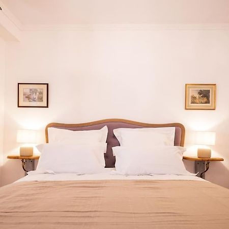 Le "Pied A Terre" - Appartement Plein Centre Avec Parking Prive Бурж Экстерьер фото