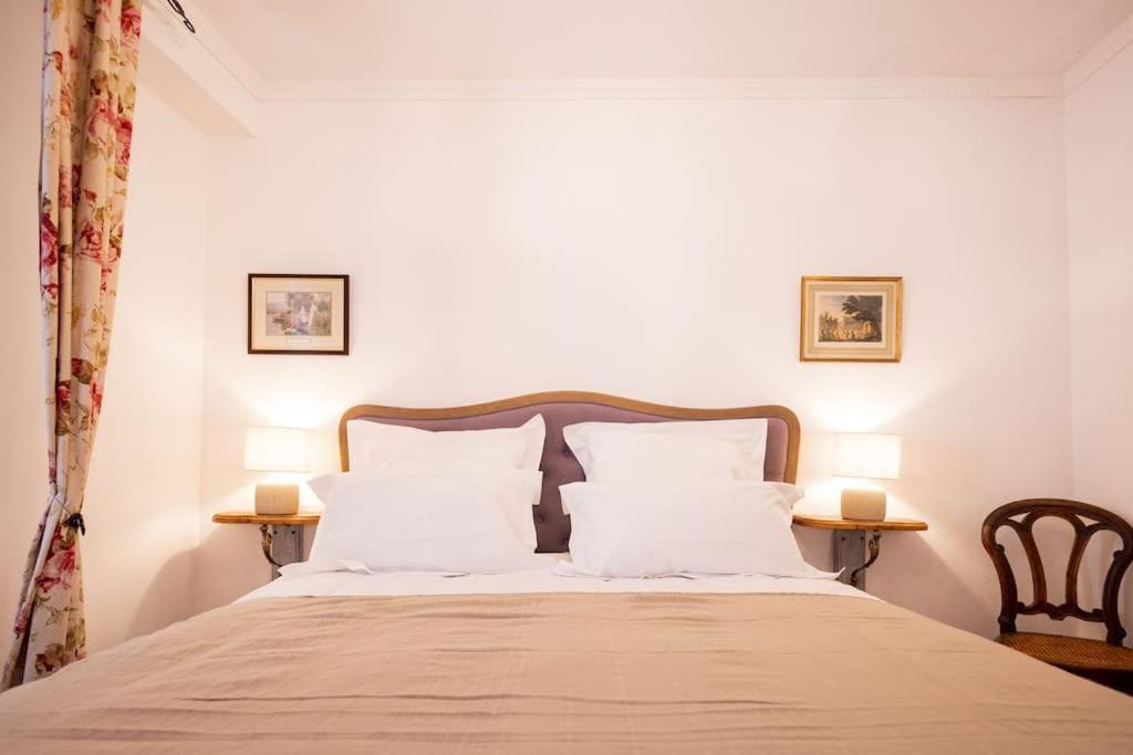 Le "Pied A Terre" - Appartement Plein Centre Avec Parking Prive Бурж Экстерьер фото